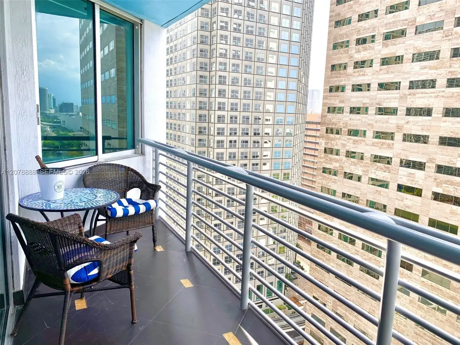 325 S Biscayne Blvd # 2714, Miami FL 33131 photo 5