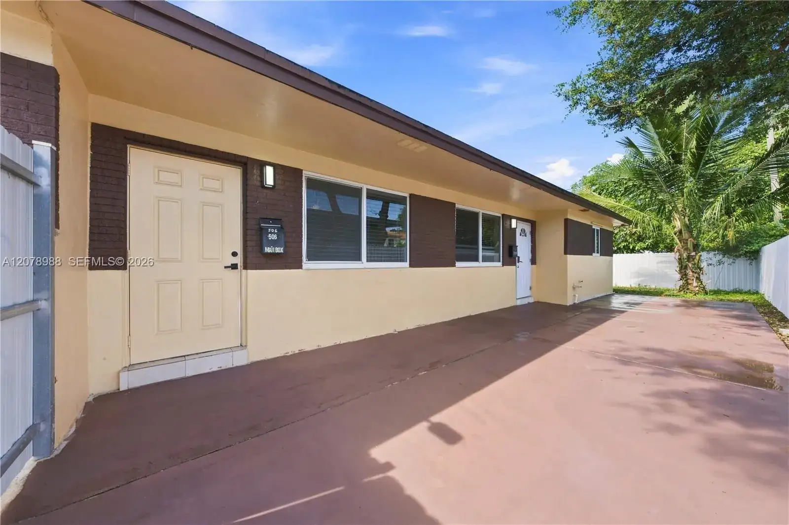 506 N 56th Ave, Hollywood FL 33021 photo 4