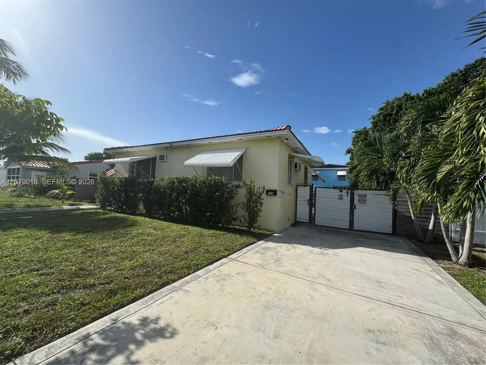 2463 Dewey St, Hollywood FL 33020 photo 2