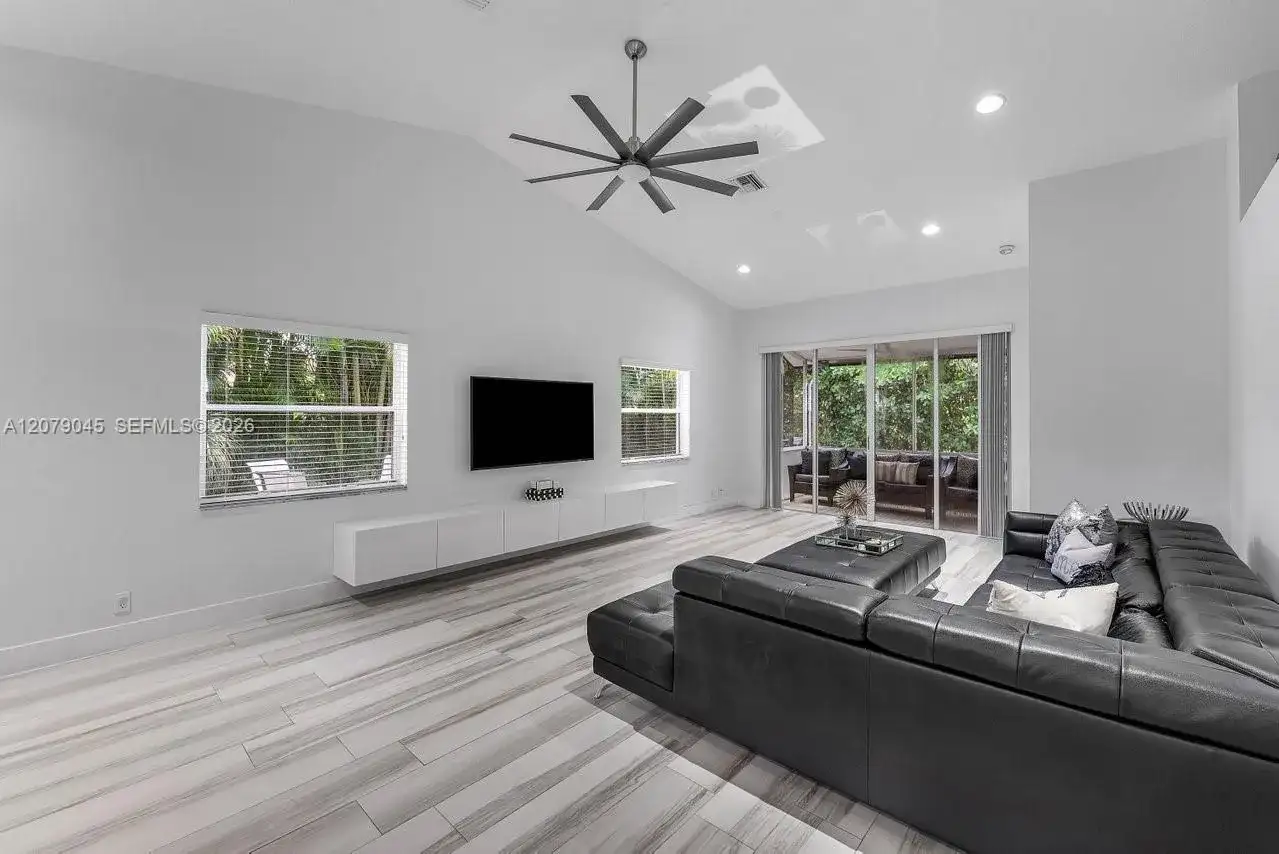 18425 Via Di Verona, Boca Raton FL 33496 photo 2