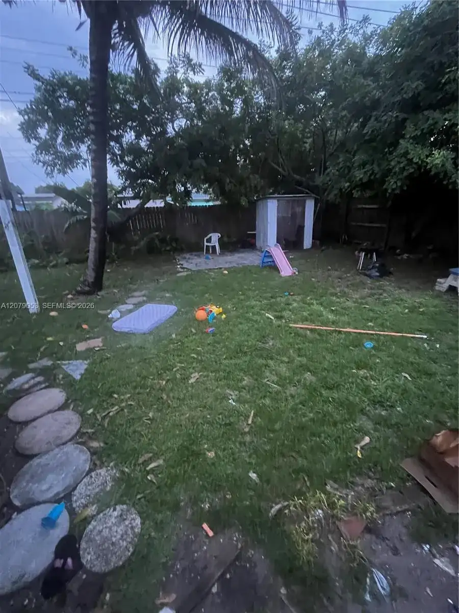6125 Dawson St, Hollywood FL 33023 photo 2