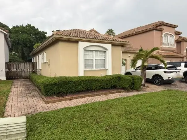 9771 NW 32nd St, Doral FL 33172 photo 2