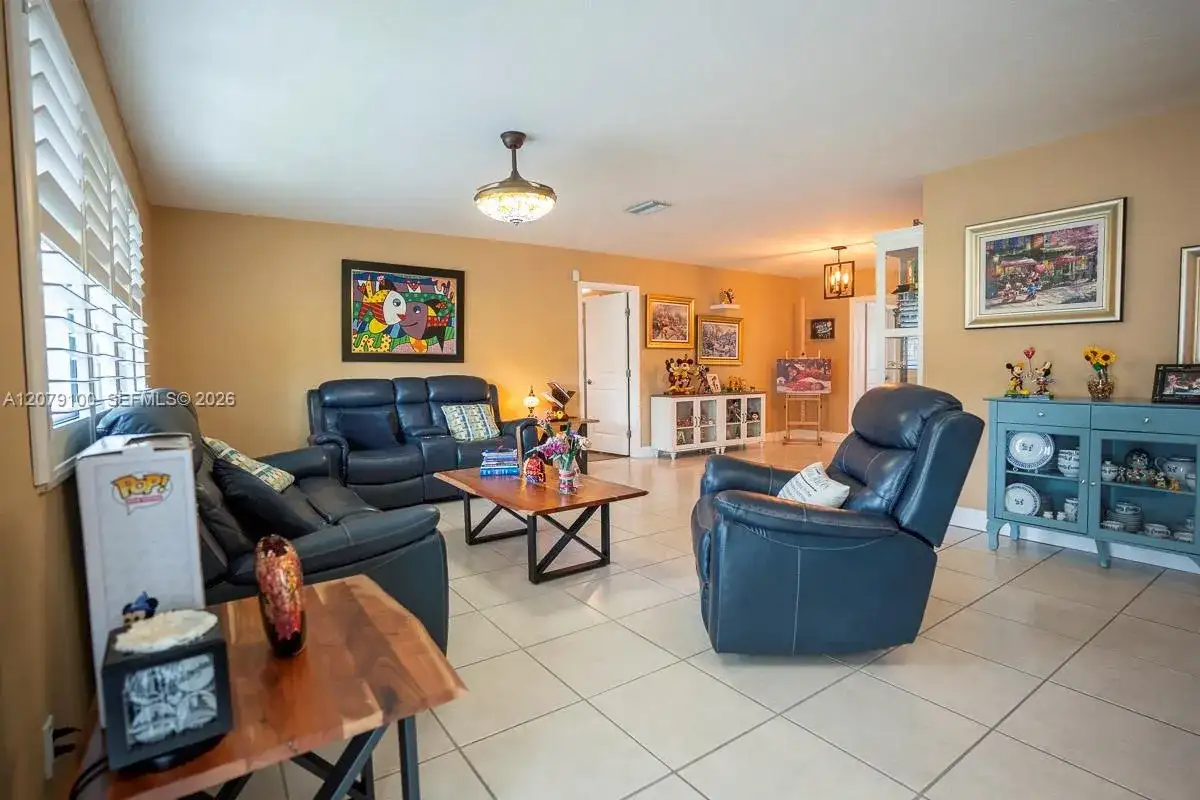 4301 Adams St, Hollywood FL 33021 photo 2