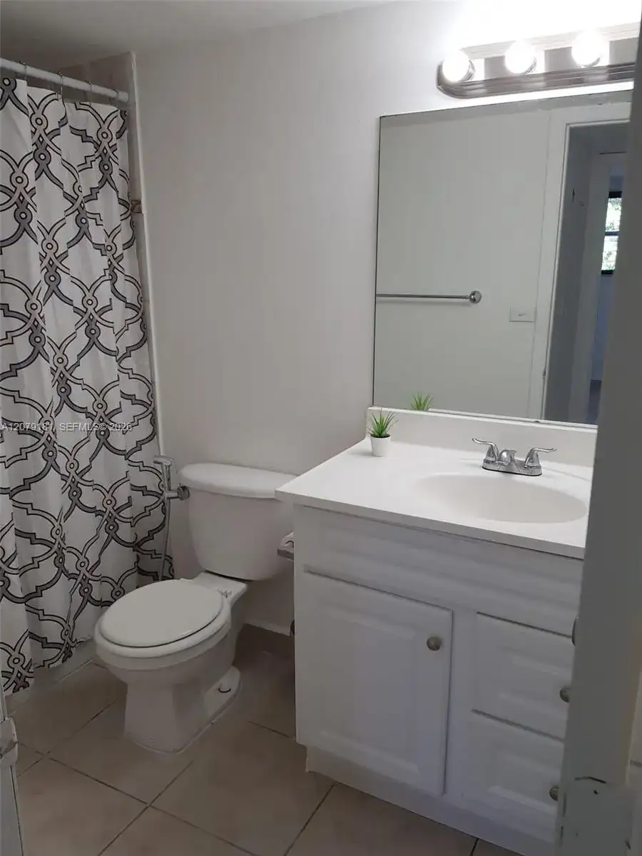 606 W 81st St # 314, Hialeah FL 33014 photo 5