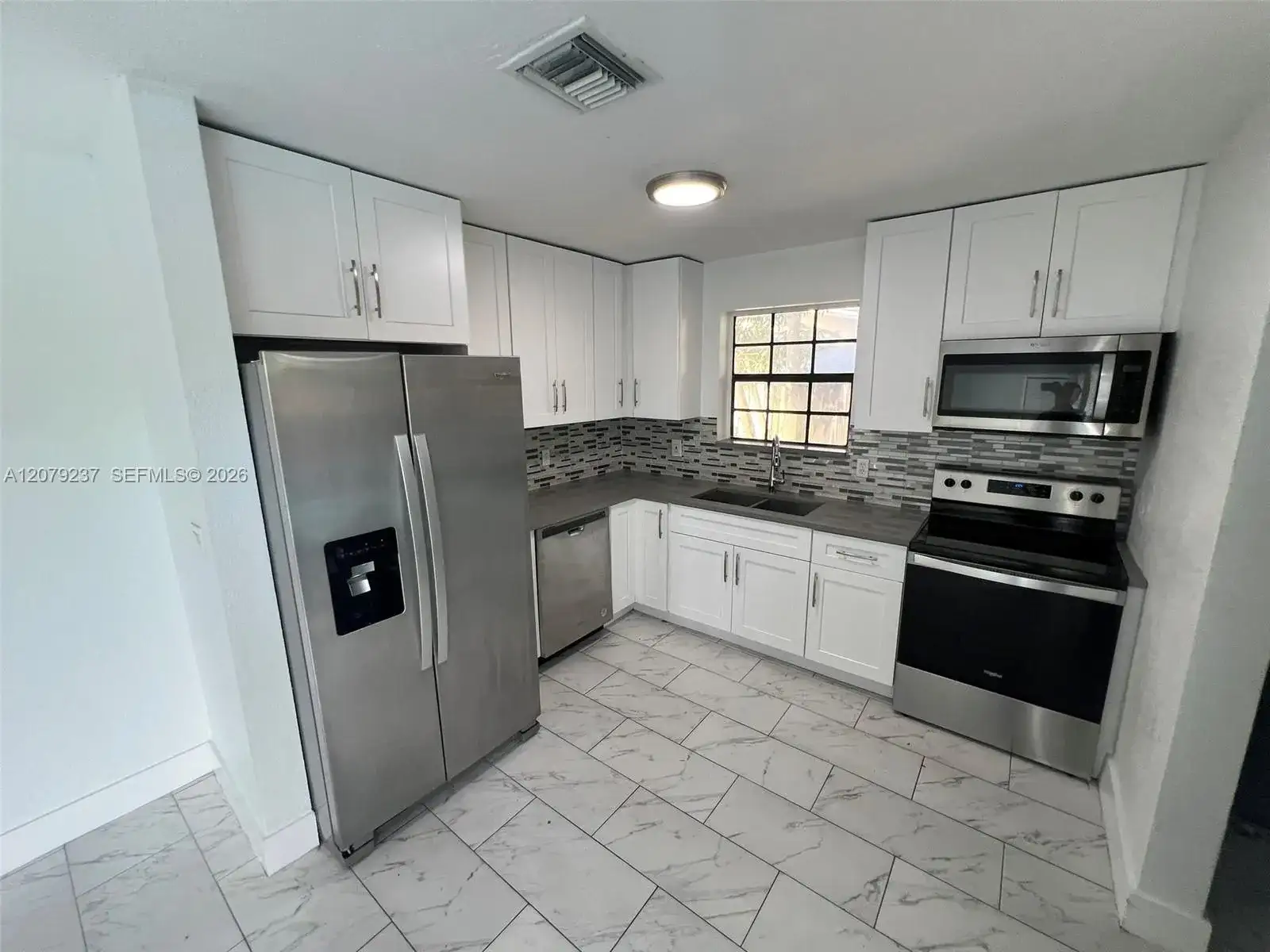4421 NW 33rd St, Lauderdale Lakes FL 33319 photo 3