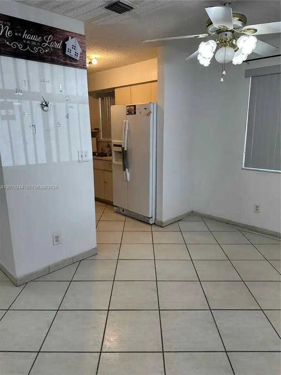 6104 Pierce St, Hollywood FL 33024 photo 2