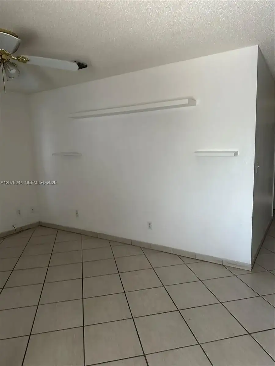6104 Pierce St, Hollywood FL 33024 photo 3