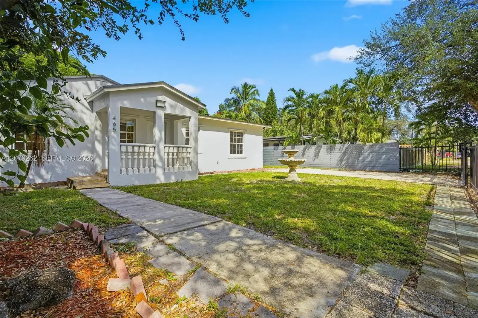 465 NE 165th St, Miami FL 33162 photo 2