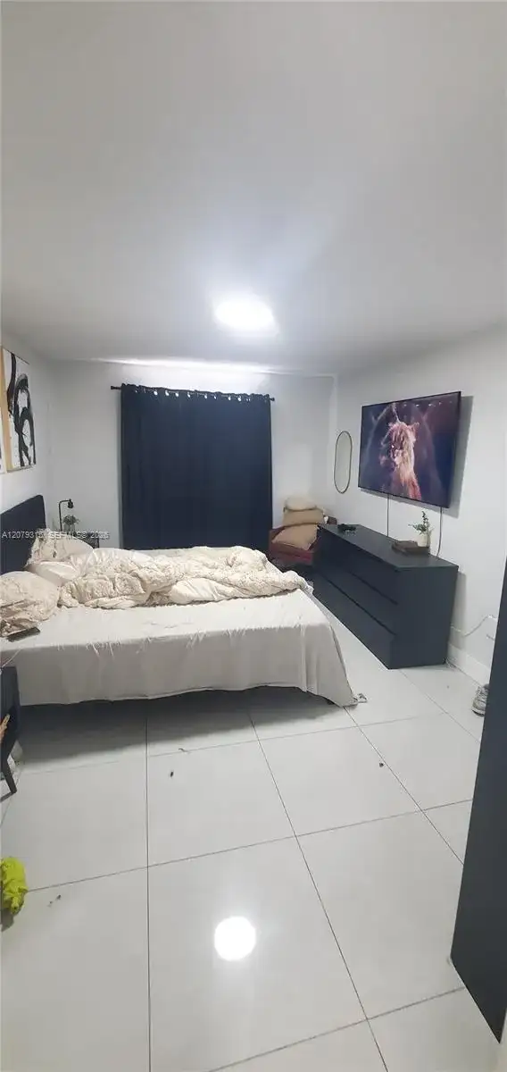 677 SW 9th Ave # 405, Miami FL 33130 photo 4