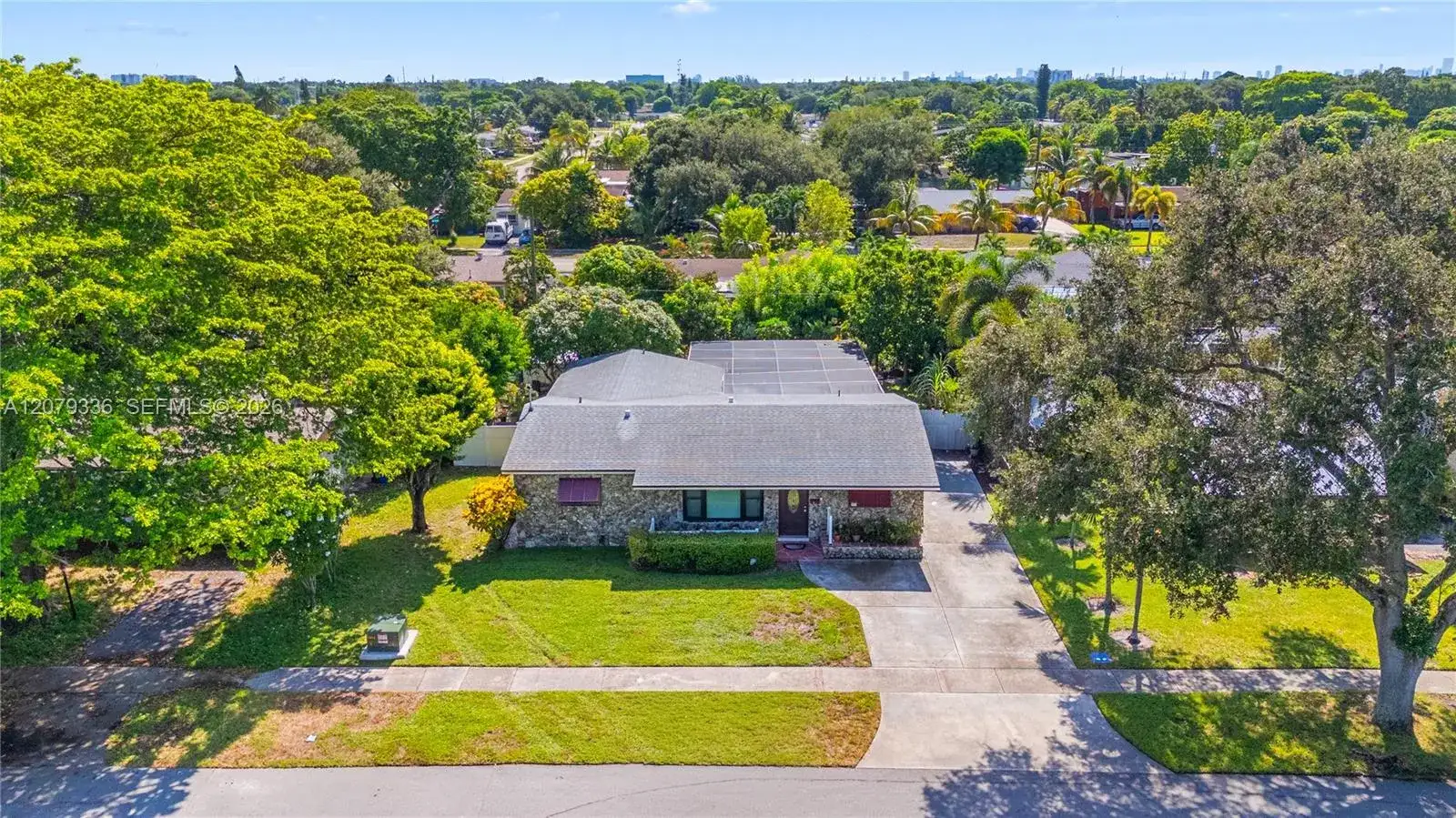 311 SW 70th Ter, Pembroke Pines FL 33023 photo 2
