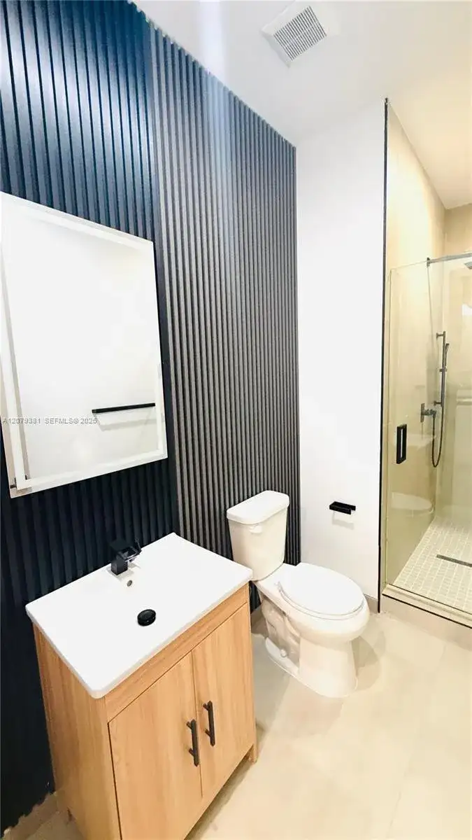 768 NW 2nd St # 2, Miami FL 33128 photo 5