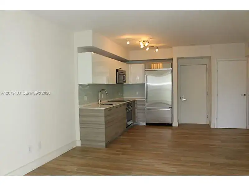 1300 Brickell Bay Dr # 1008, Miami FL 33131 photo 2
