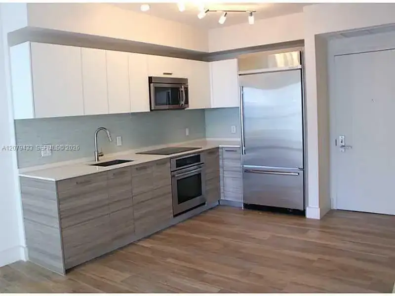 1300 Brickell Bay Dr # 1008, Miami FL 33131 photo 4