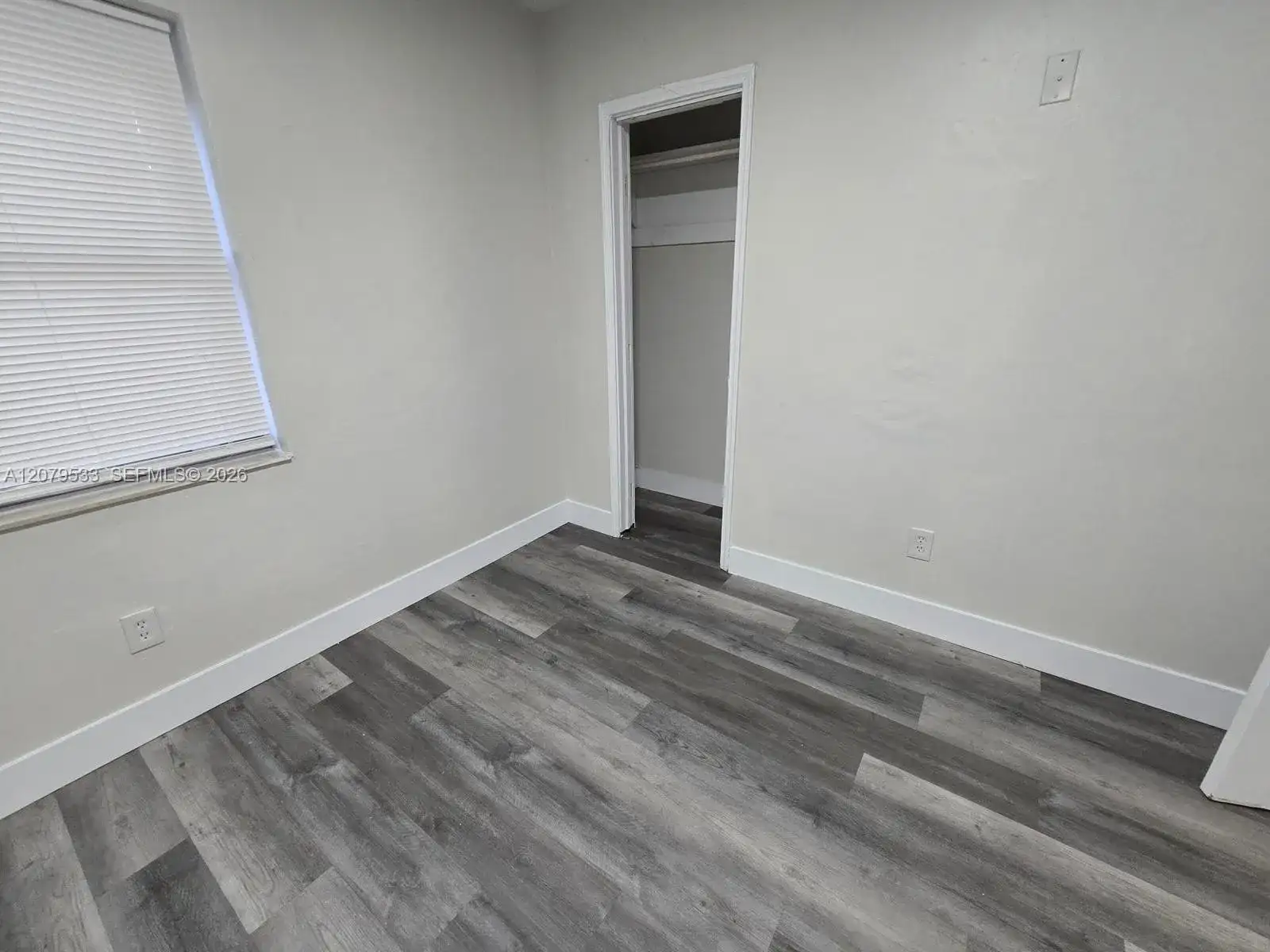 2431 NW 9th St, Fort Lauderdale FL 33311 photo 3