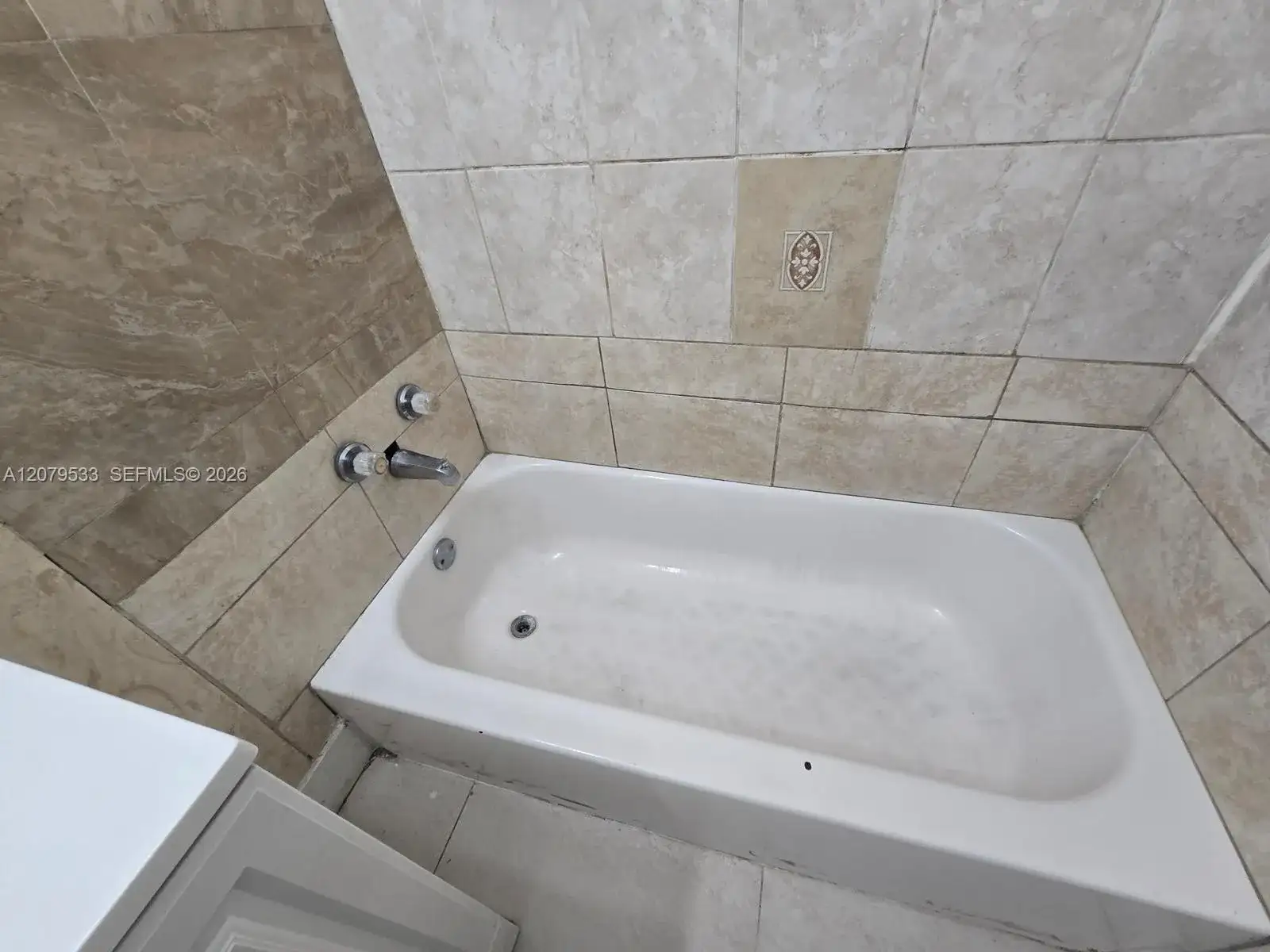 2431 NW 9th St, Fort Lauderdale FL 33311 photo 4