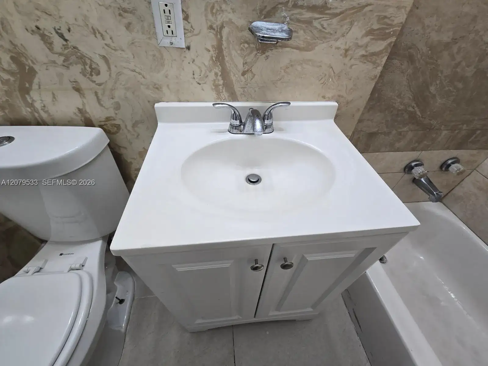 2431 NW 9th St, Fort Lauderdale FL 33311 photo 5