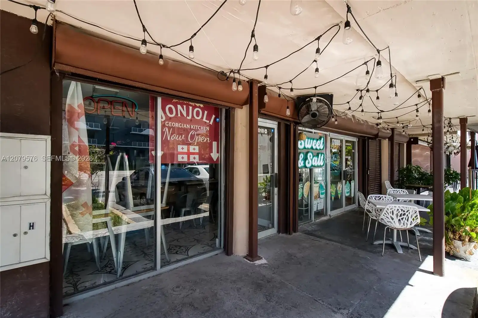 17010 W DIXIE HWY, North Miami Beach FL 33160 photo 2