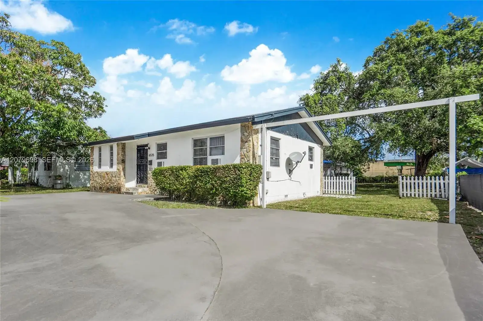 6535 NW 6th Ave, Miami FL 33150 photo 3