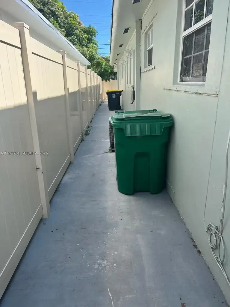 337 Phippen Waiters Rd, Dania Beach FL 33004 photo 5
