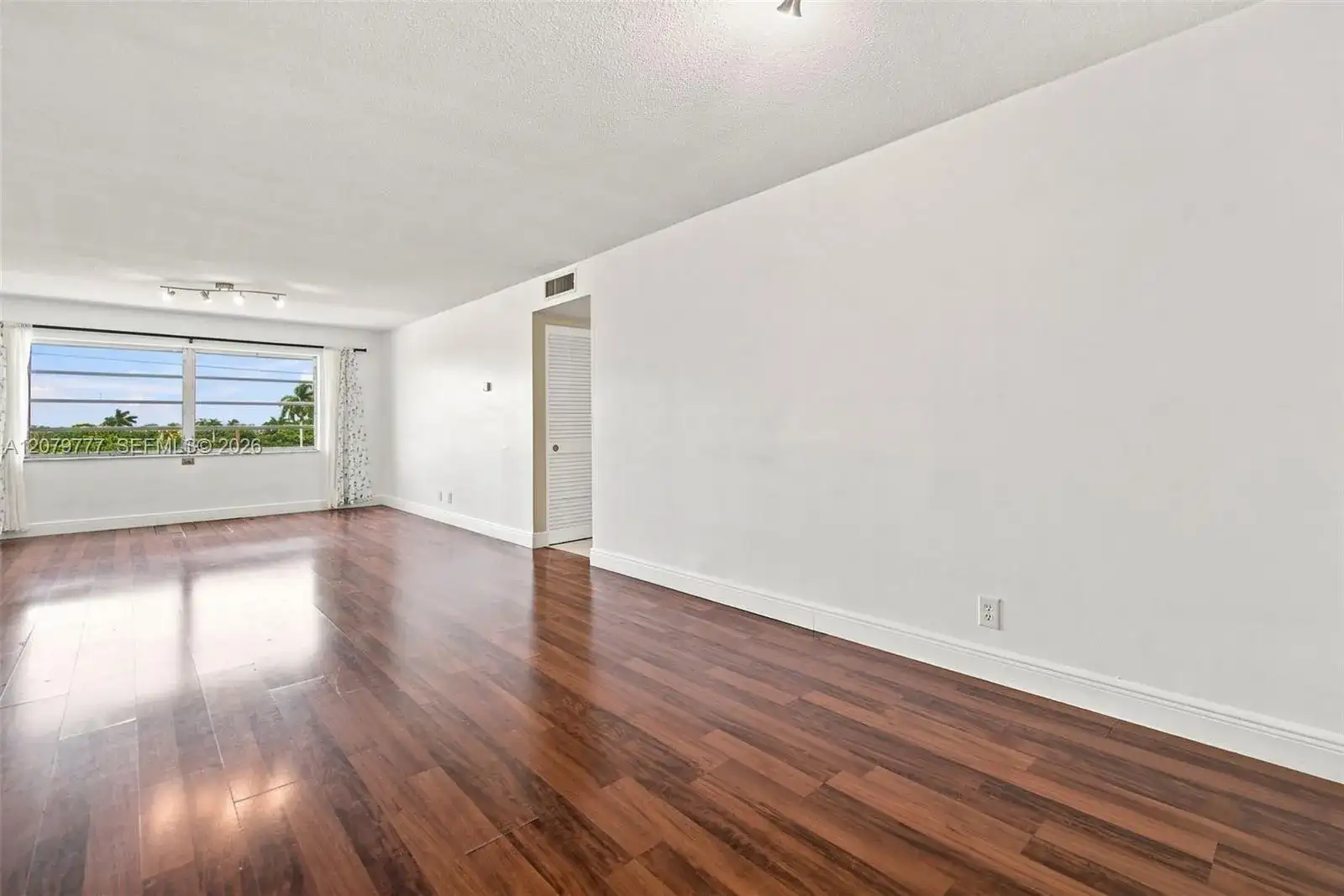 200 NE 12th Ave # 1D, Hallandale Beach FL 33009 photo 3