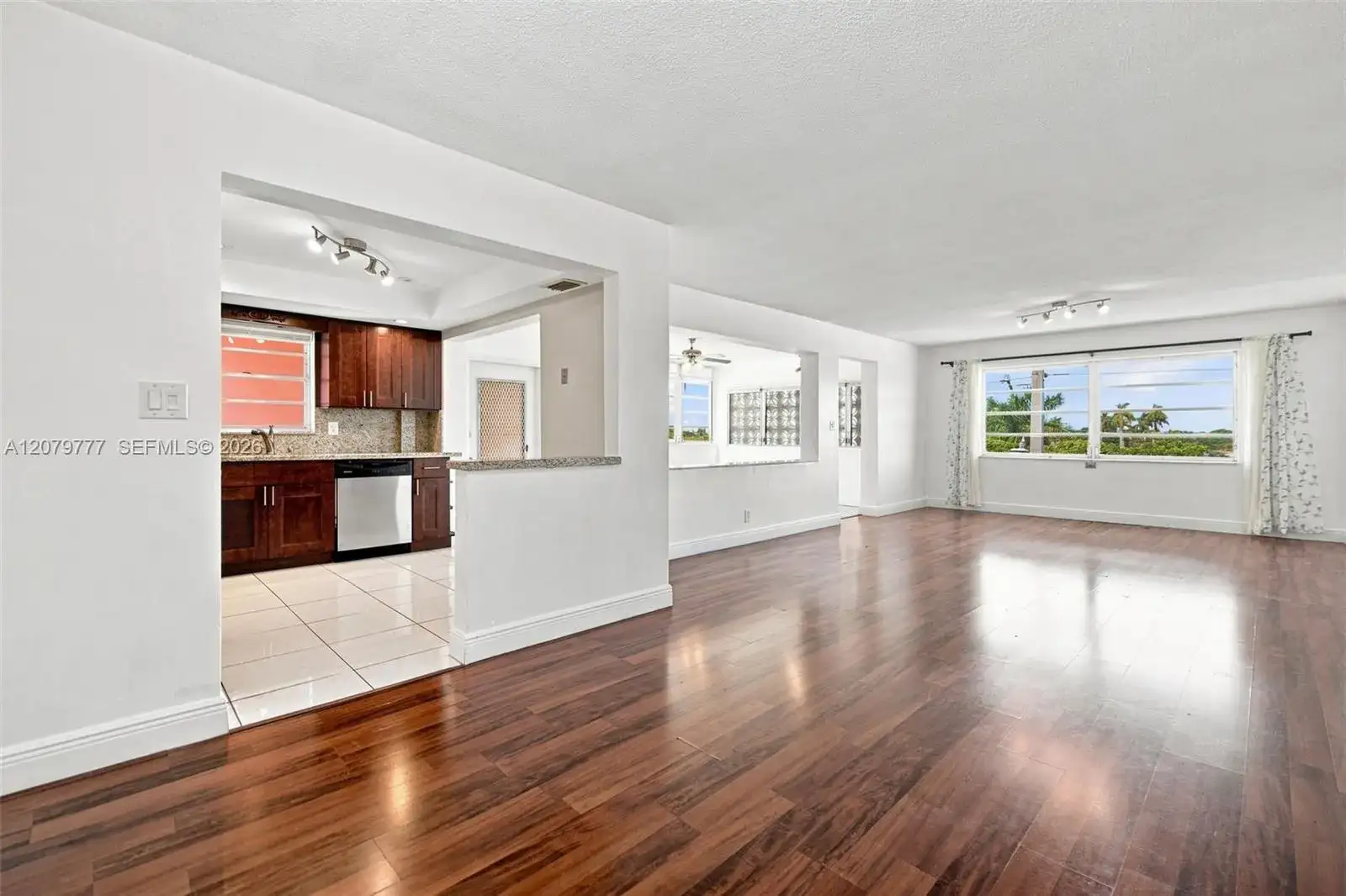 200 NE 12th Ave # 1D, Hallandale Beach FL 33009 photo 4