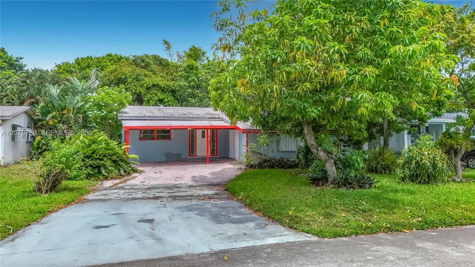 5661 Allen St, Hollywood FL 33021 photo 2