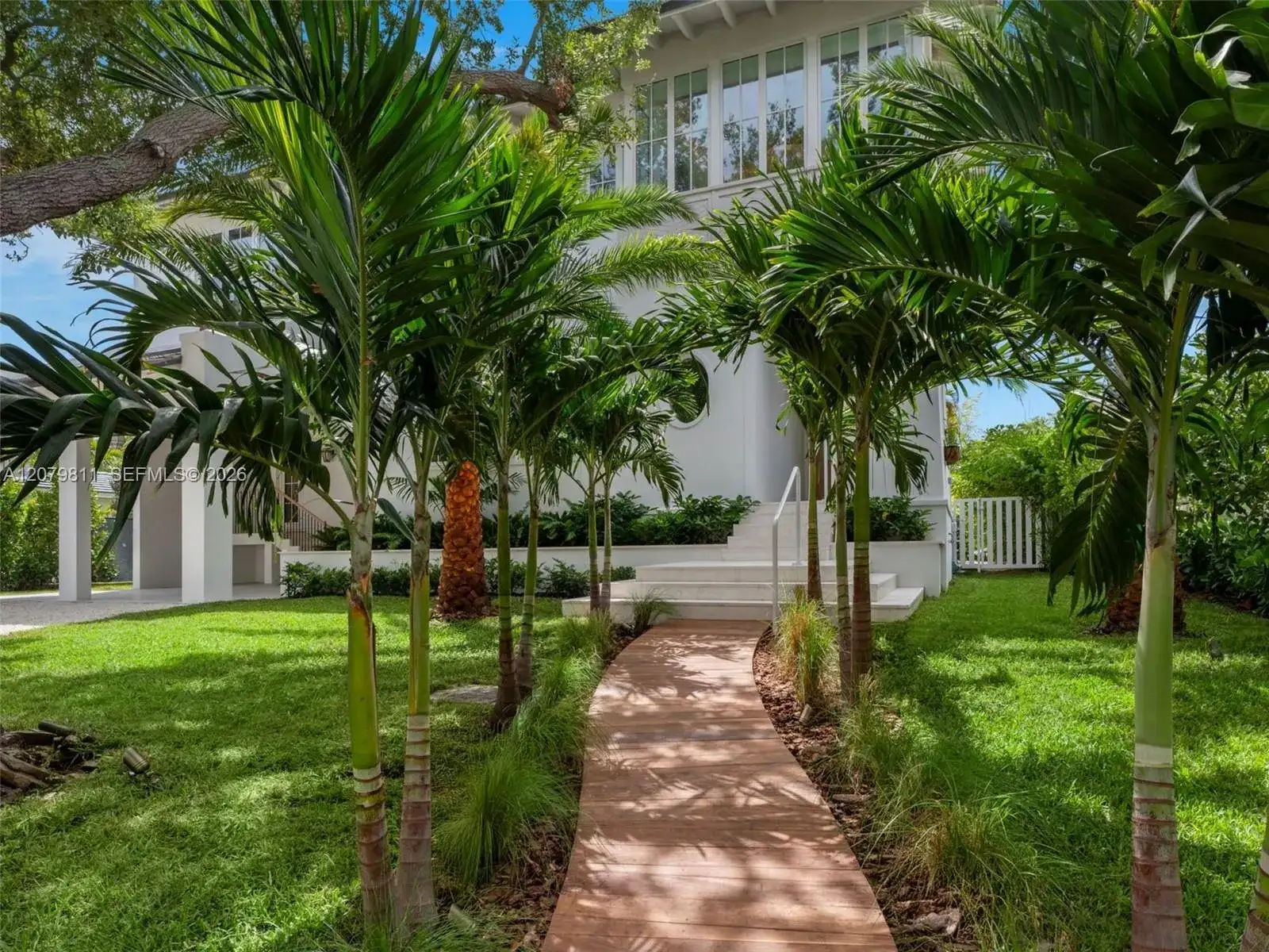 544 Warren Ln, Key Biscayne FL 33149 photo 3