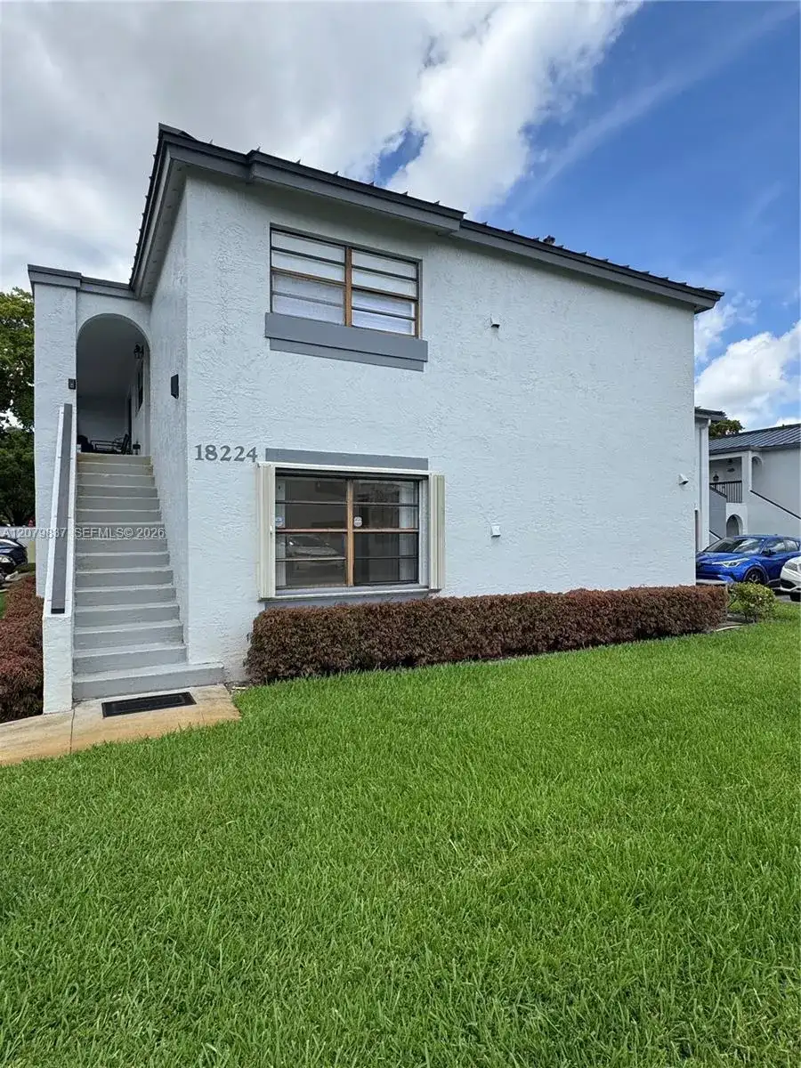 18224 Mediterranean Blvd # 17, Miami FL 33015 photo 2