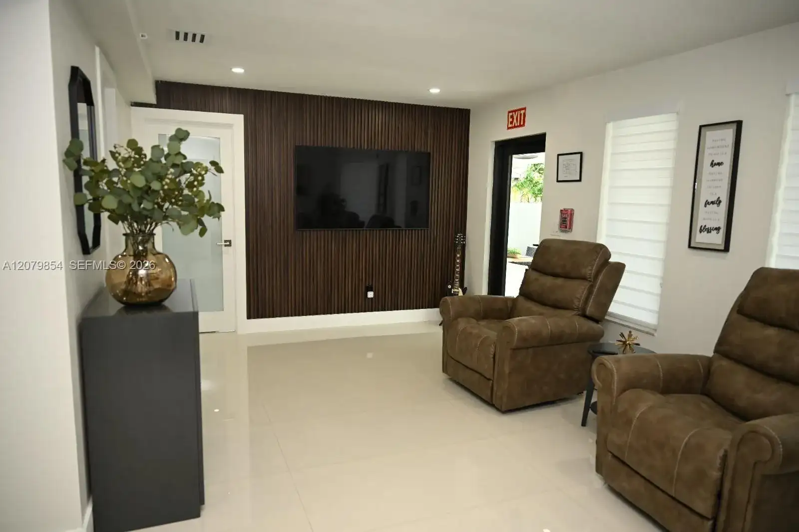 850 W 51st Pl, Hialeah FL 33012 photo 3