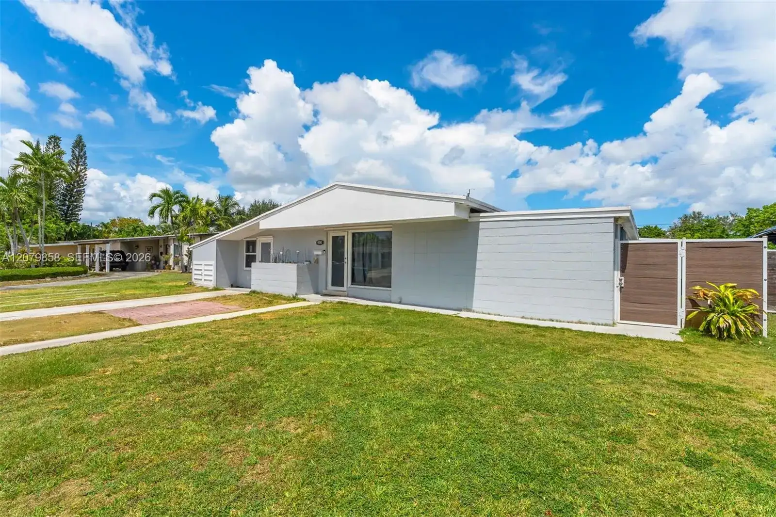9741 Bahama Dr, Cutler Bay FL 33189 photo 2