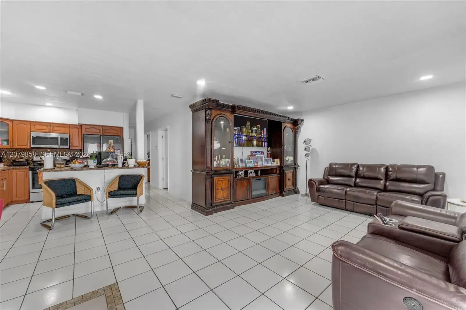 9741 Bahama Dr, Cutler Bay FL 33189 photo 4