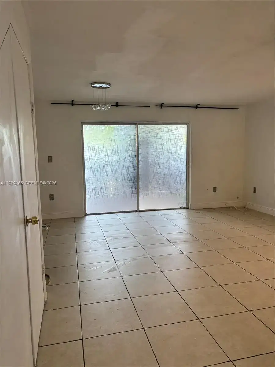 8172 NW 10th St # 5, Miami FL 33126 photo 4