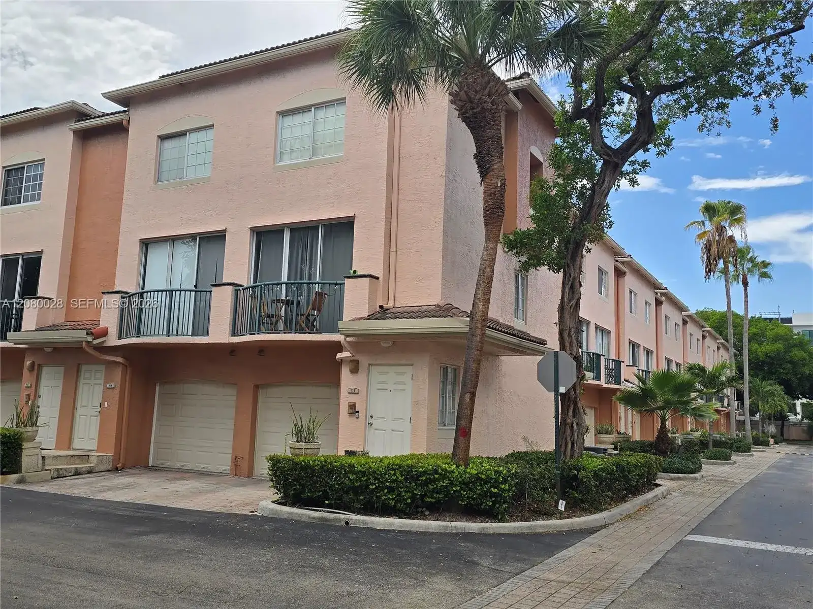 2107 SE 10th Ave # 818, Fort Lauderdale FL 33316 photo 2