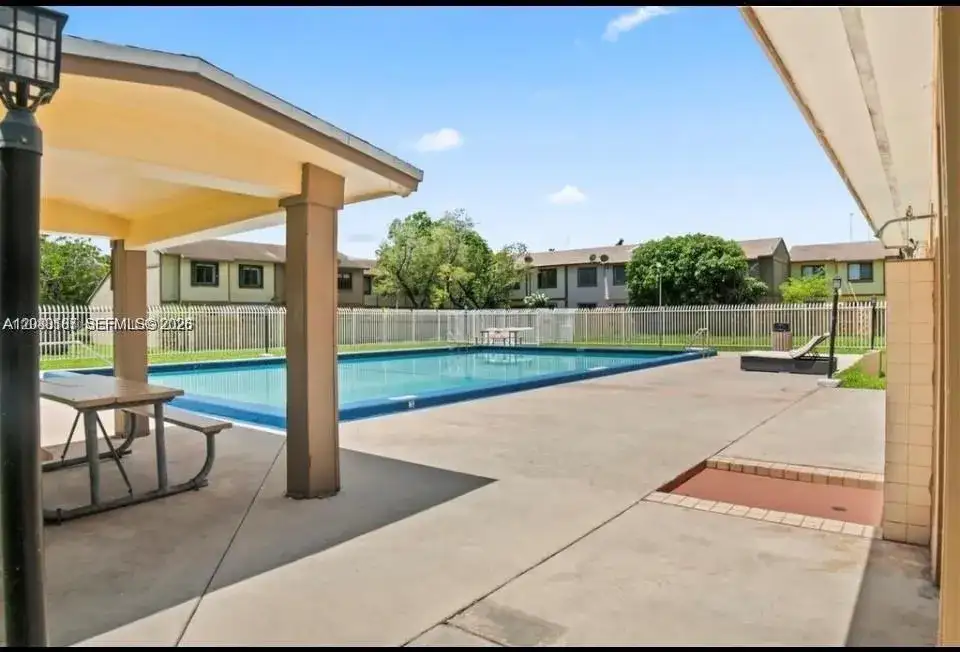 453 NE 210th Ter, Miami FL 33179 photo 3