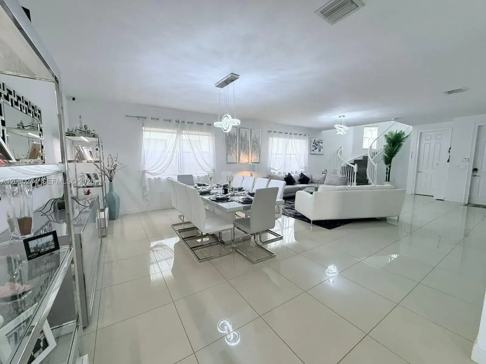 9907 NW 87th Ter, Doral FL 33178 photo 2