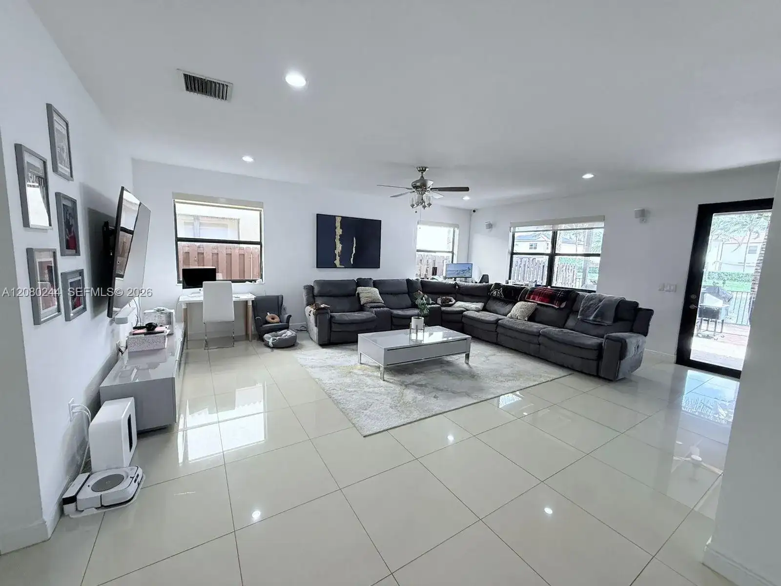 9907 NW 87th Ter, Doral FL 33178 photo 5