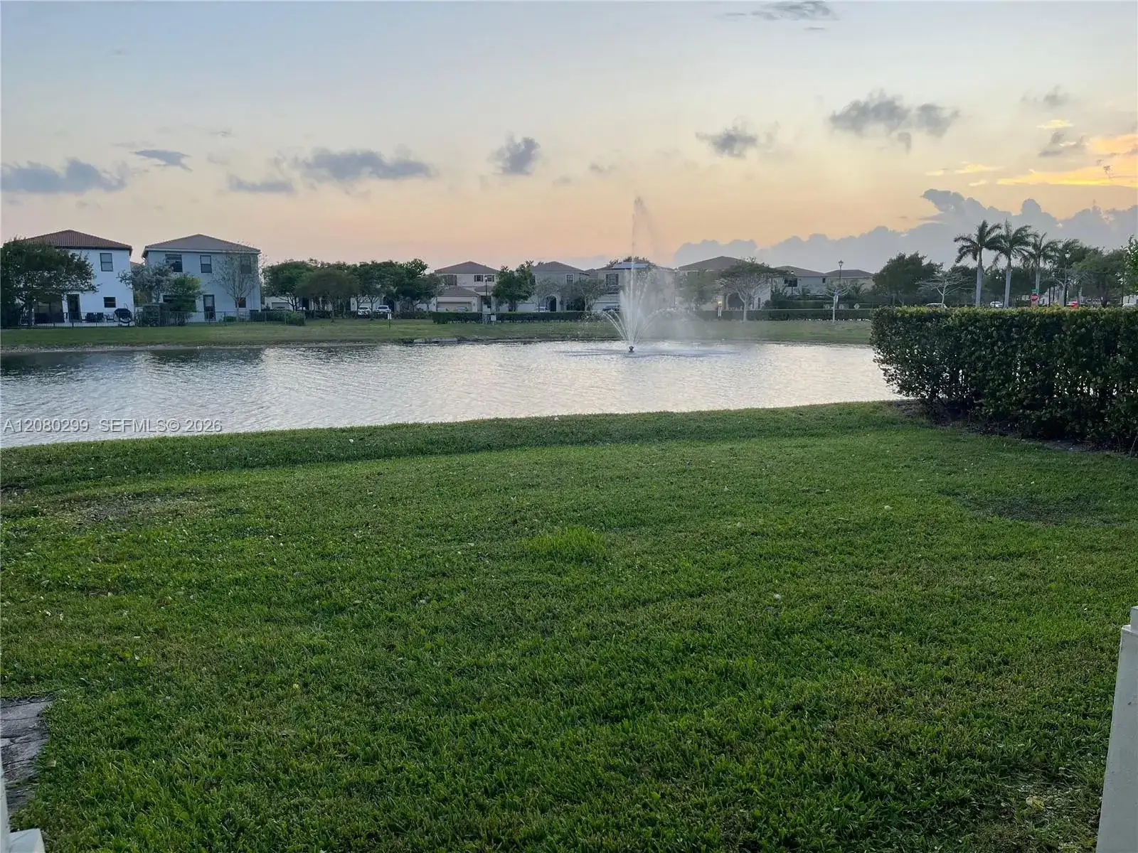 616 NE 193rd St, Miami FL 33179 photo 2