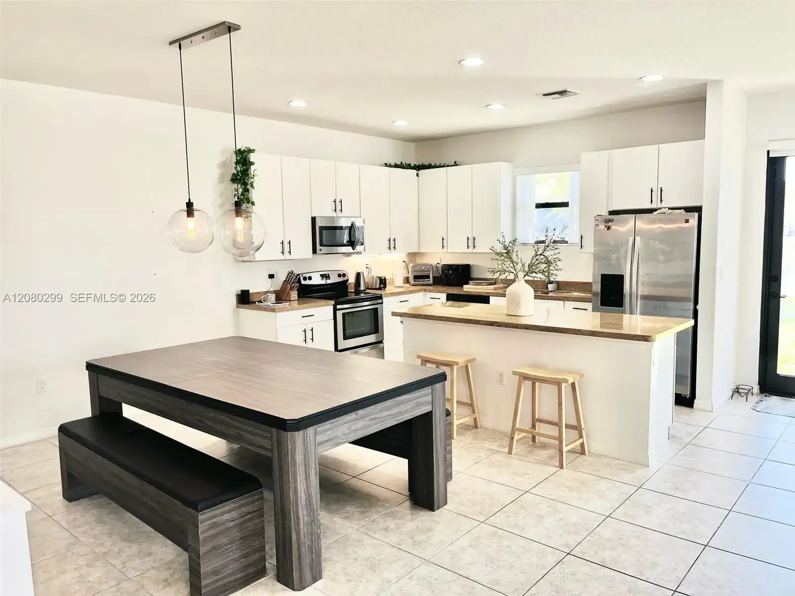 616 NE 193rd St, Miami FL 33179 photo 3