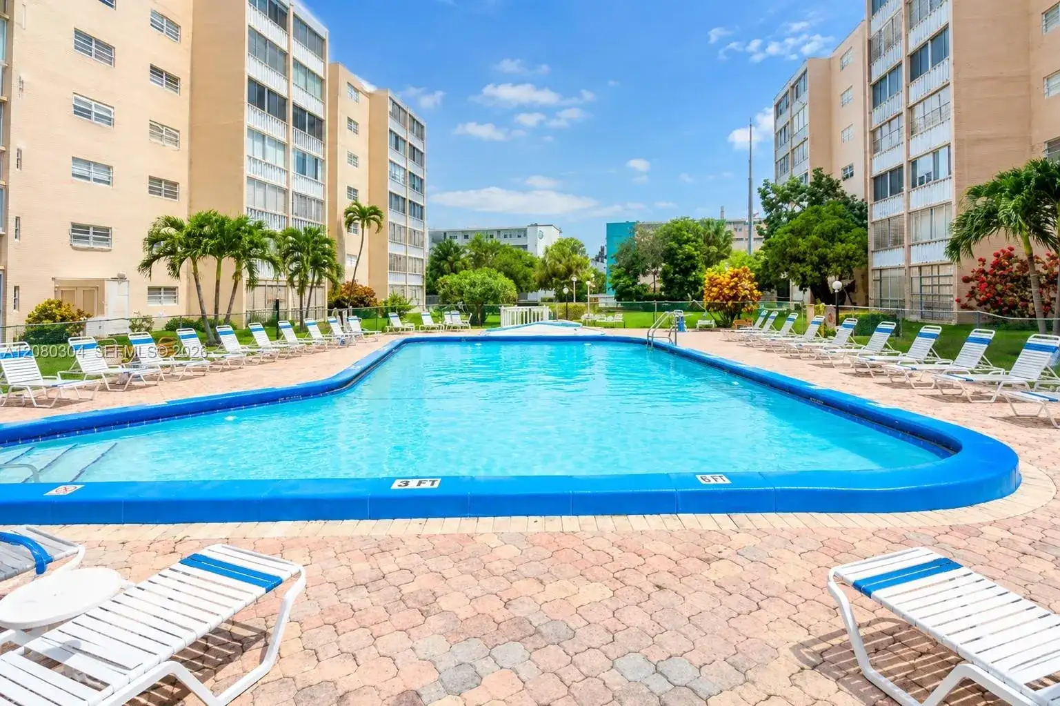 301 NE 14th Ave # 507, Hallandale Beach FL 33009 photo 2