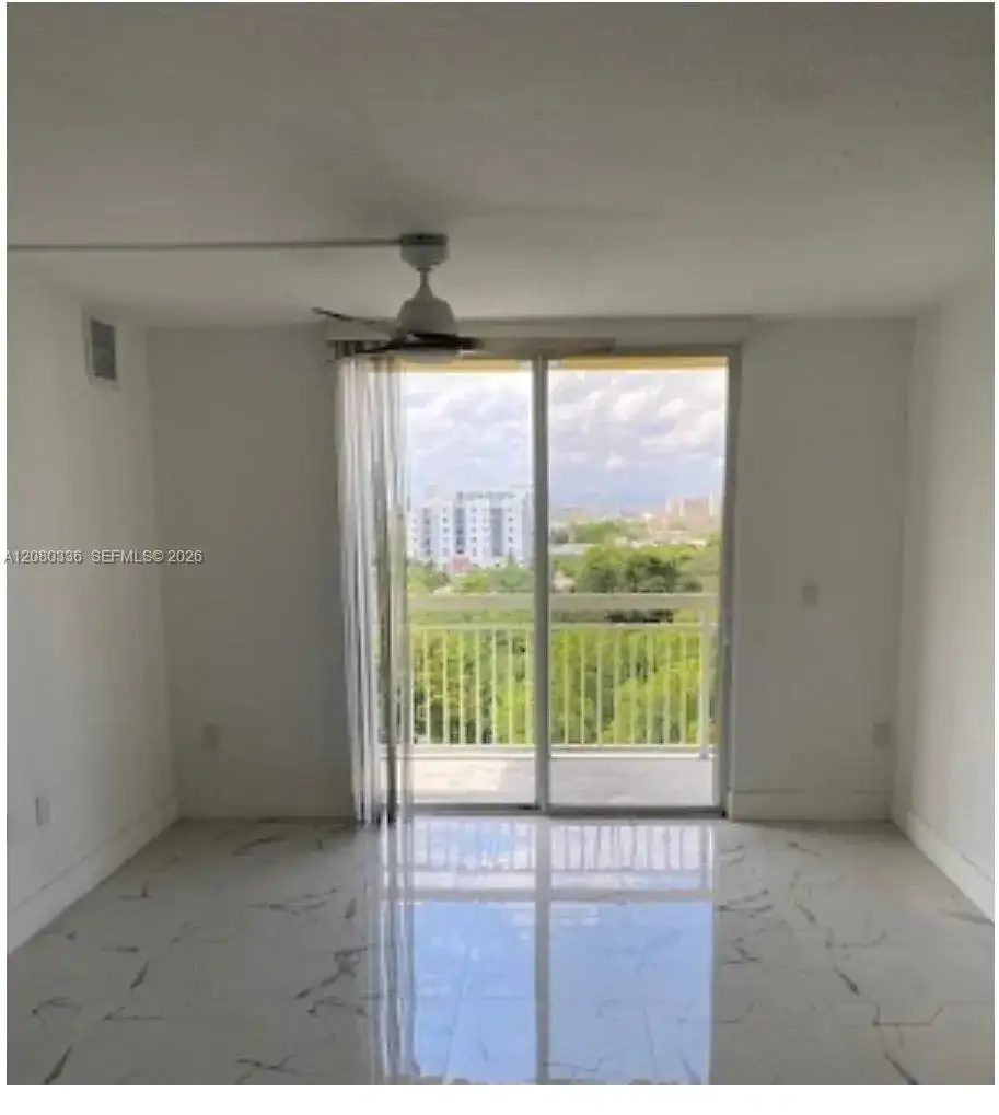 816 NW 11th St # 902, Miami FL 33136 photo 4