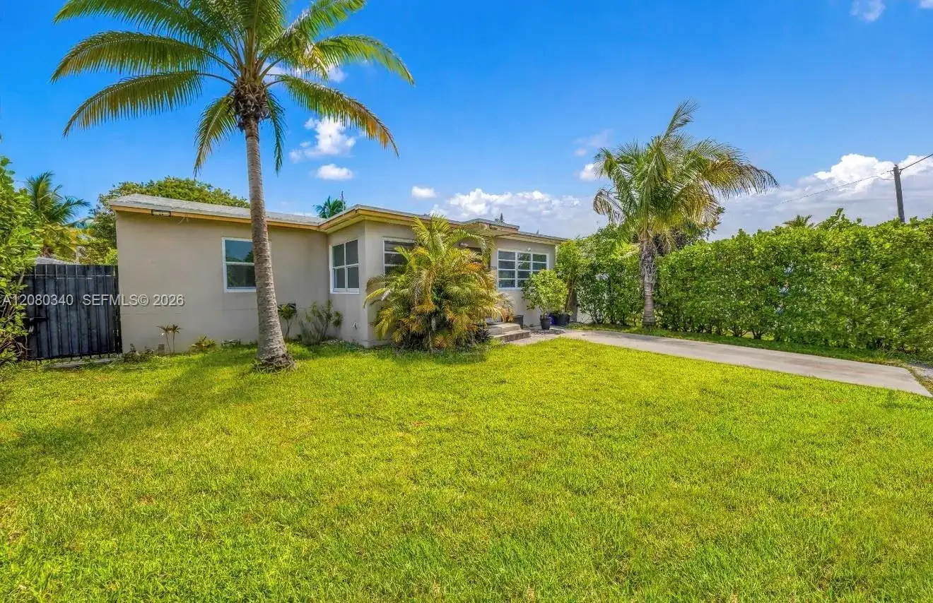 2326 Harding St, Hollywood FL 33020 photo 3