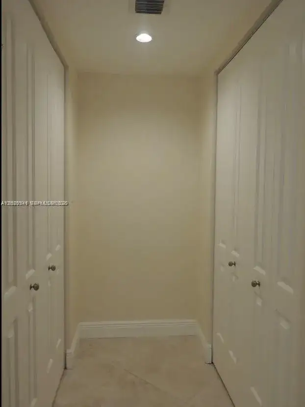 3101 N Country Club Dr # 107, Aventura FL 33180 photo 2