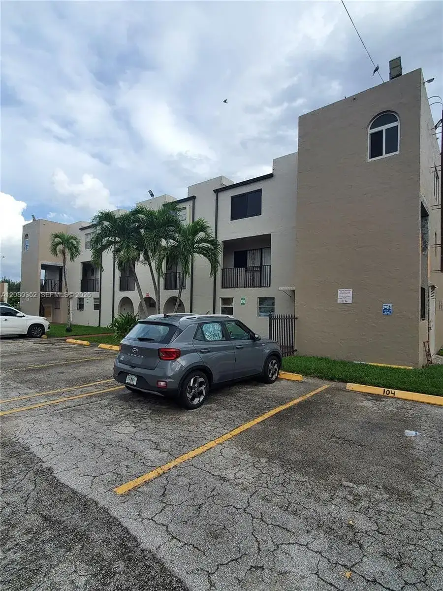 6600 W 2nd Ct # 15, Hialeah FL 33012 photo 4