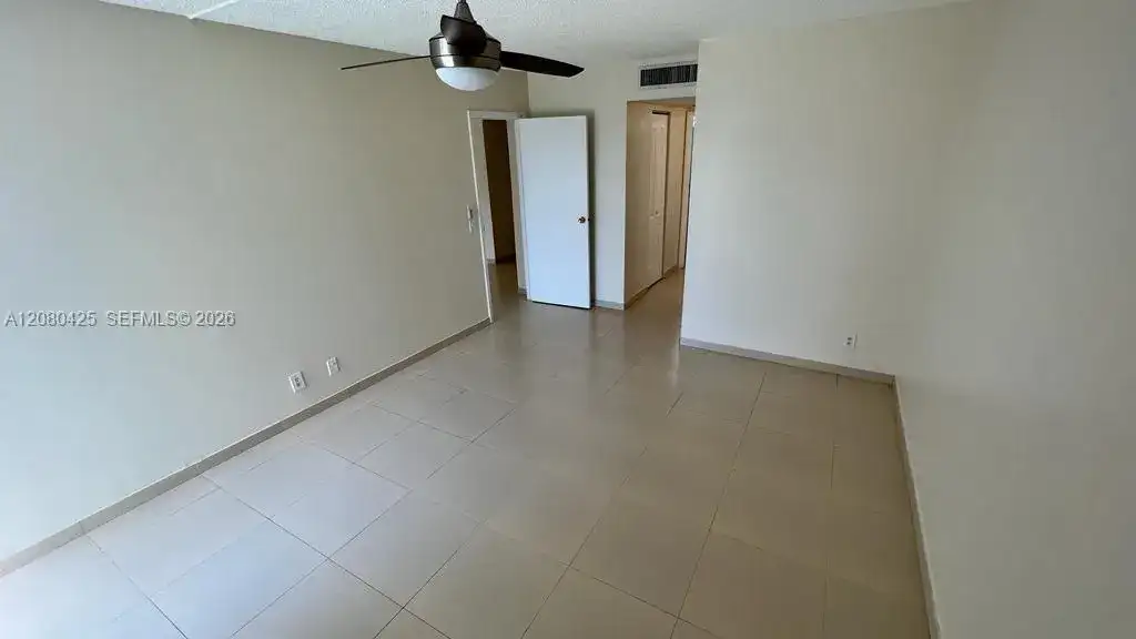 20500 W Country Club Dr # 204, Aventura FL 33180 photo 5