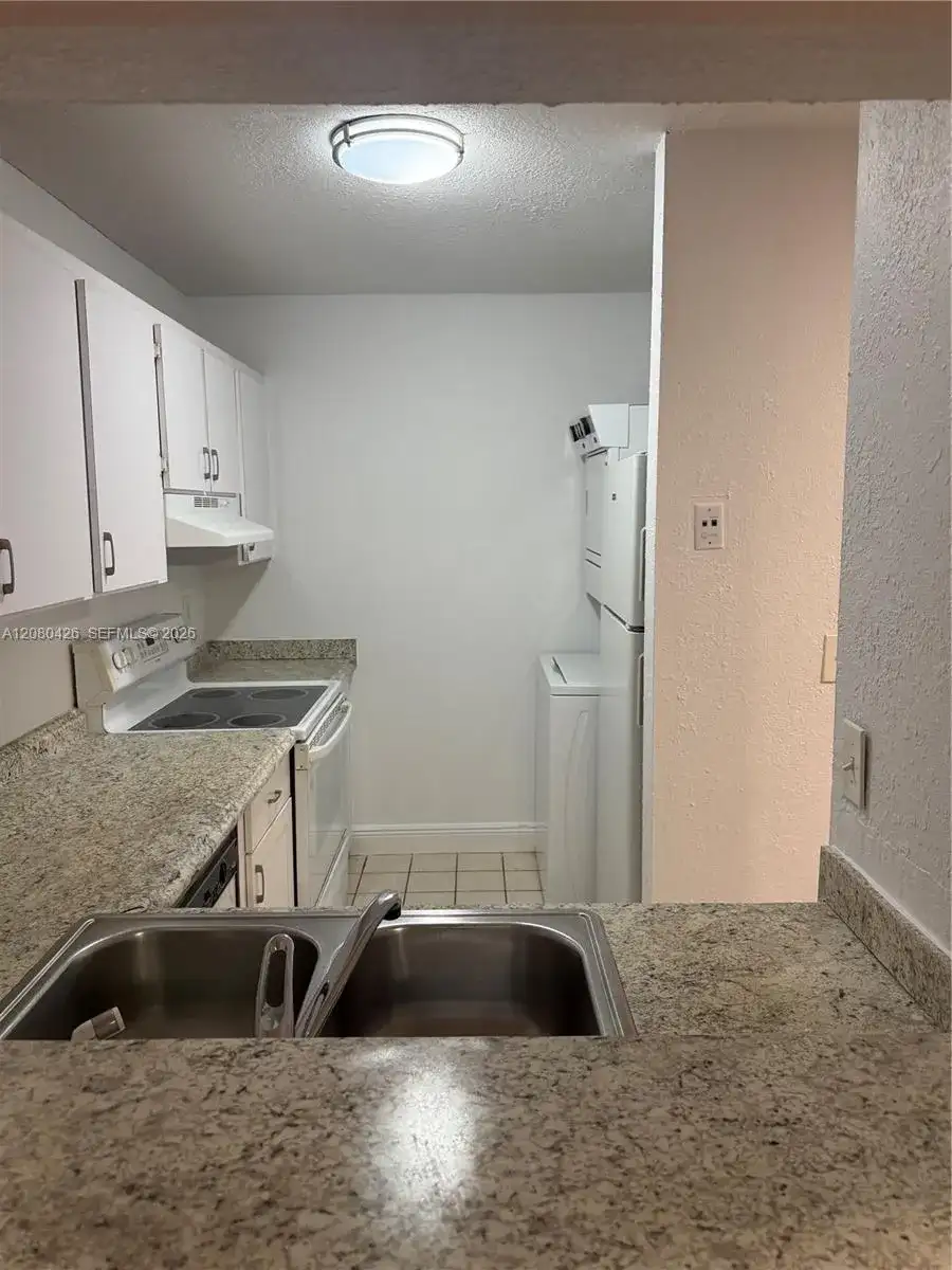 838 Twin Lakes Dr, Coral Springs FL 33071 photo 5