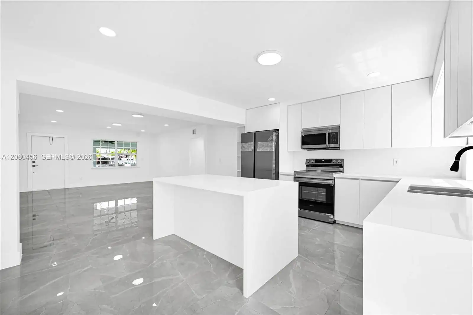 4040 SW 108th Ave, Miami FL 33165 photo 4