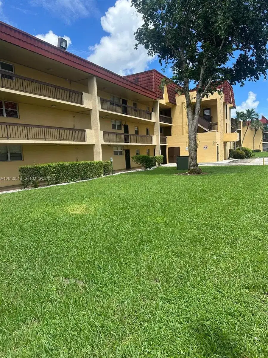 3285 Foxcroft Rd # E204, Miramar FL 33025 photo 2