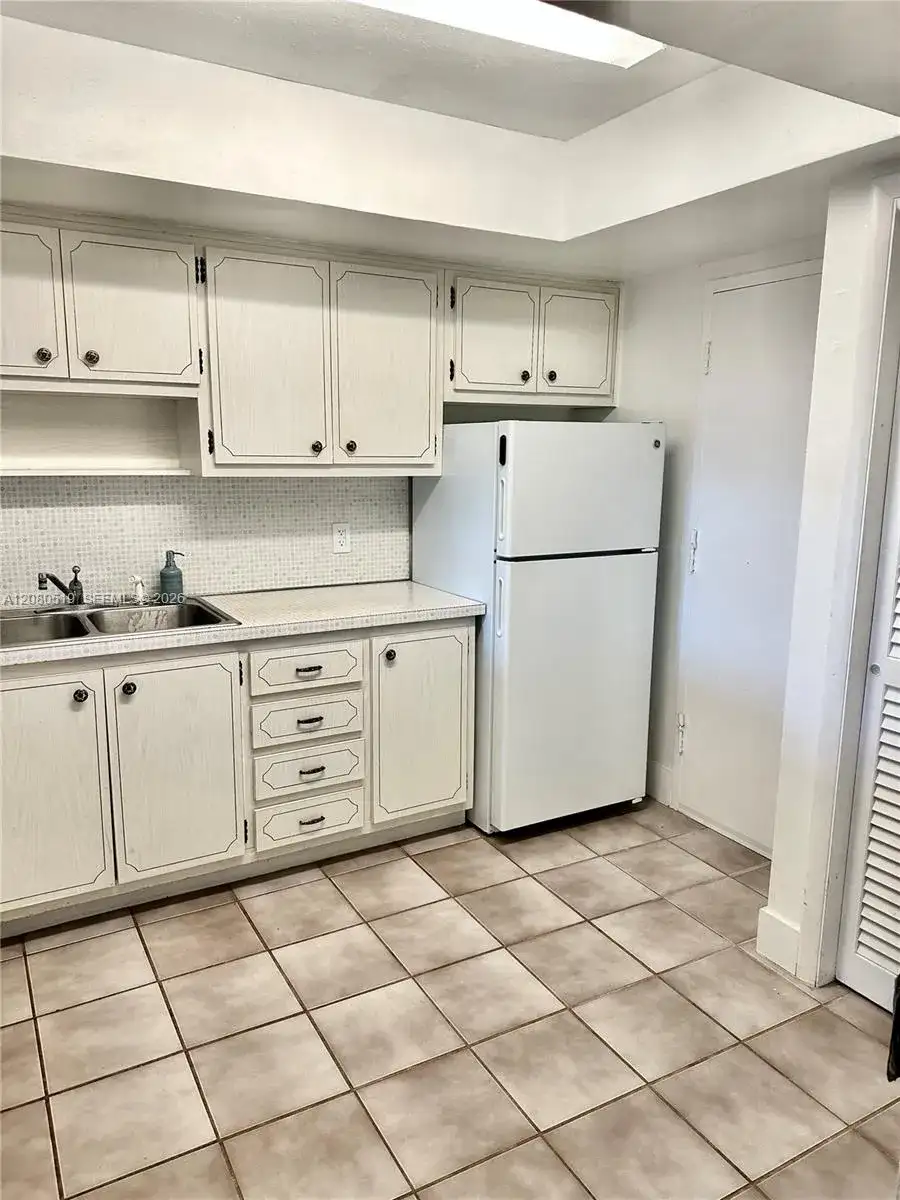 1400 NE 169th St # 305, Miami FL 33162 photo 2