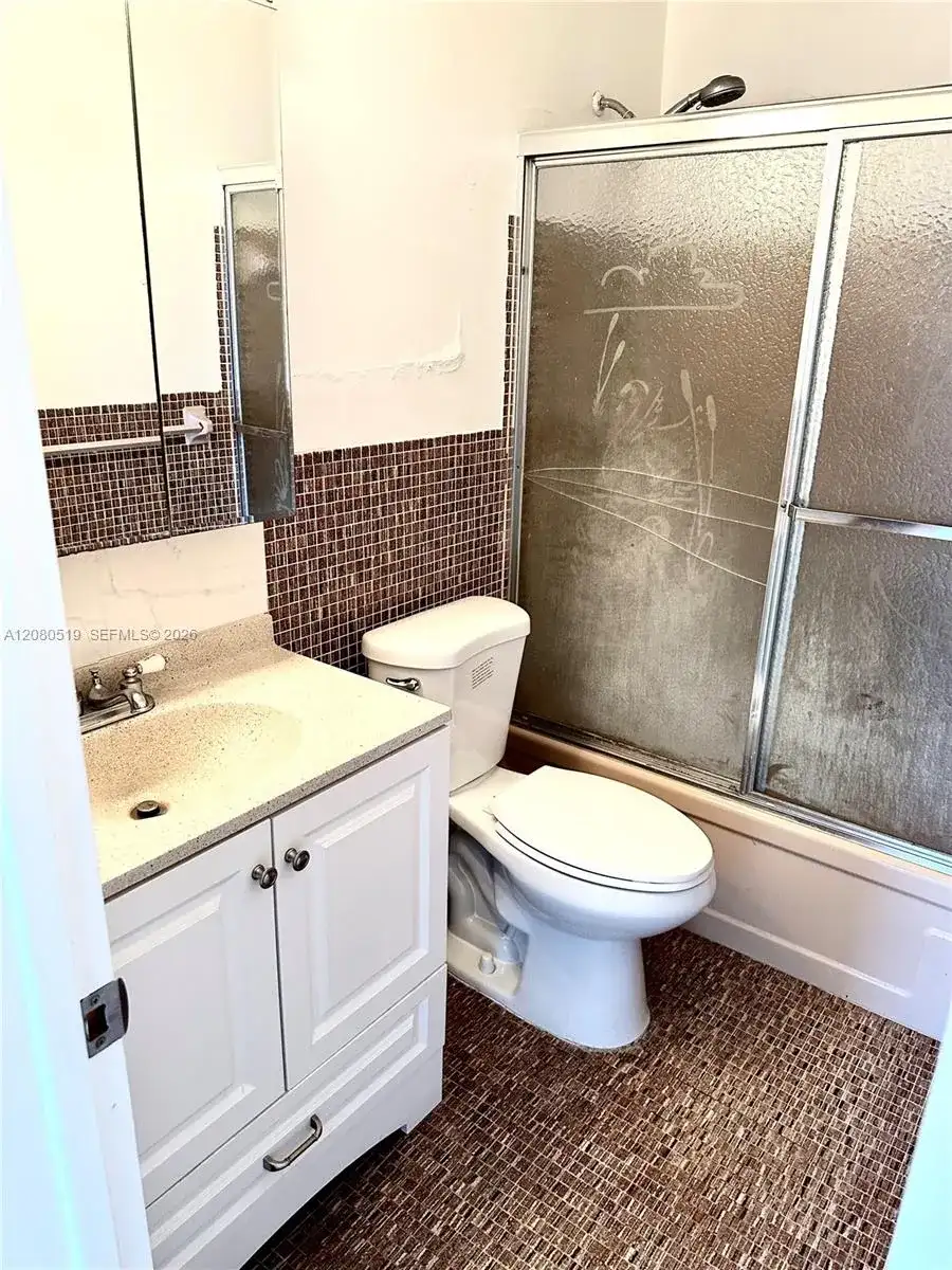 1400 NE 169th St # 305, Miami FL 33162 photo 5