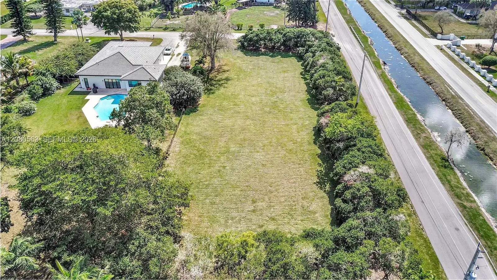28 SW Street, Davie FL 33330 photo 2